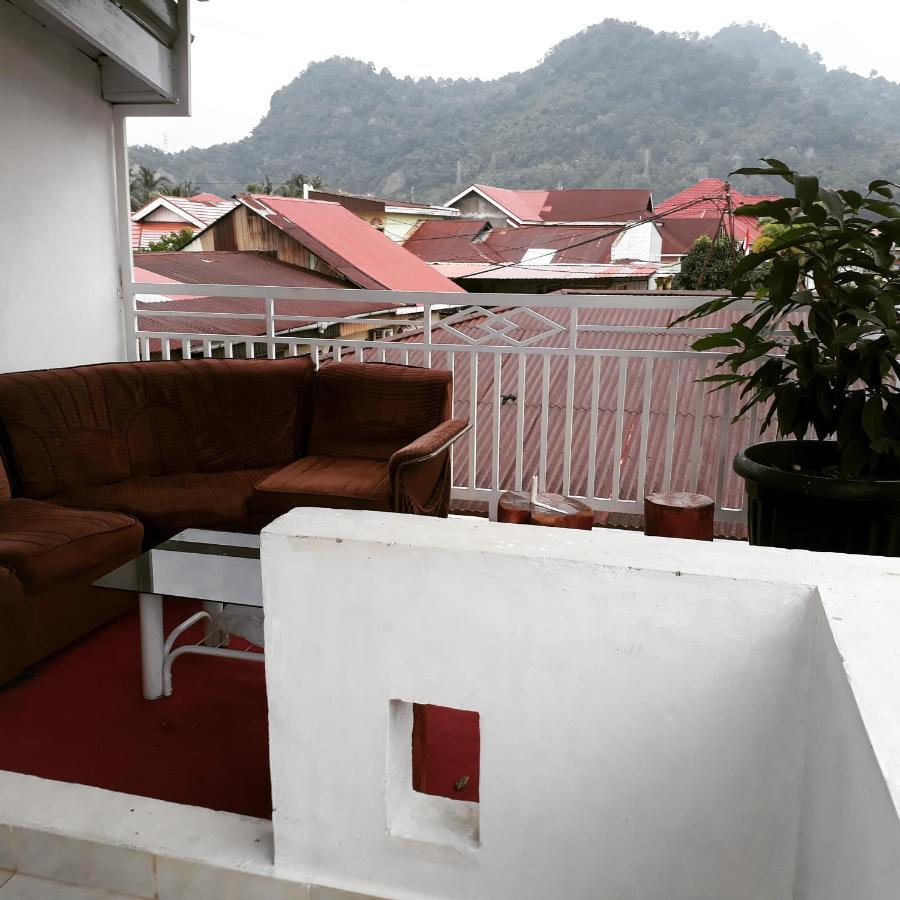 Bumimi Homestay Painan Exterior foto